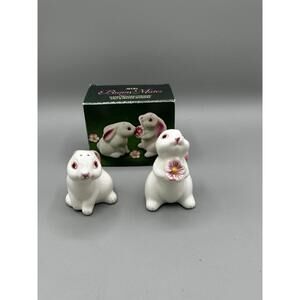 White Bunny Rabbit Salt And Pepper Shakers White Avon Never Used Vintage